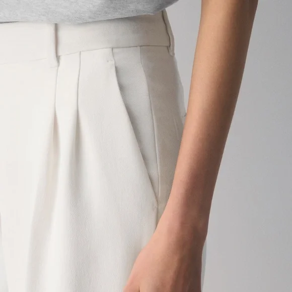 Aritzia The Effortless Pant™ - Crepette™ in Light Birch SZ 10 - Picture 3 of 10